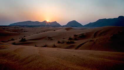 Fototapeta na wymiar Sunrise in the desert