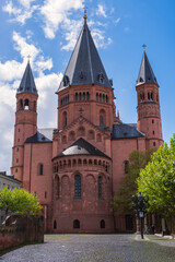 View towards the imposing cathedral in the state capital Mainz / Germany 