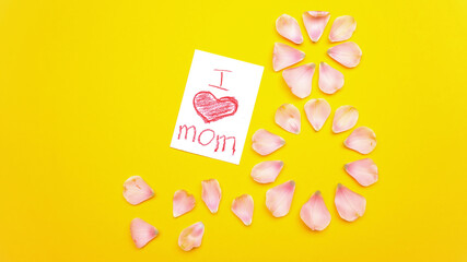 Number eight with I love mom card