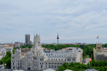 Fototapeta na wymiar Building of Madrid's city hall from the roof top at a daytime