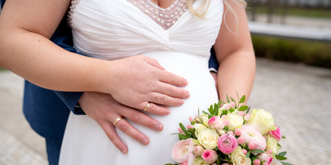 Hochzeit Traumpaar in Erwartung eines Babys