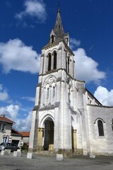 Fototapeta na wymiar Eglise de Pissos