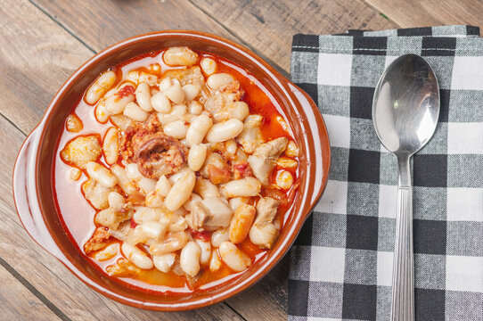 Top view of Potage Rioja bean with bacon and sausage