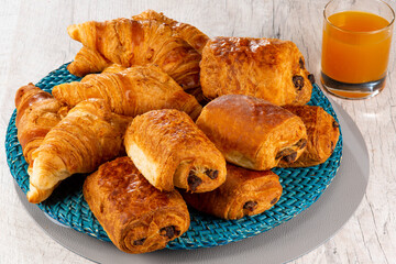 croissant & pain chocolat