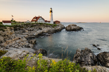 Fototapeta na wymiar Portland Head Light im Morgenlicht, Cape Elizabeth, Portland, Maine, New England, USA, Nordamerika