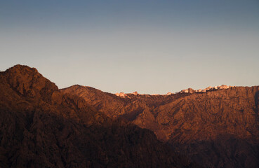 The city of Al Baha at the edge of the mountain