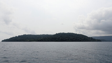 Naklejka na ściany i meble View of the island in the Gulf of Thailand
