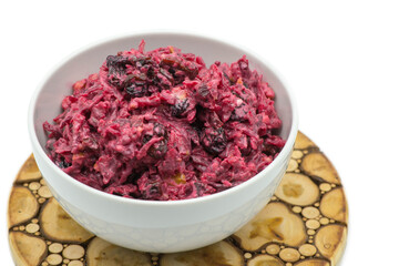 Beetroot salad with raisins