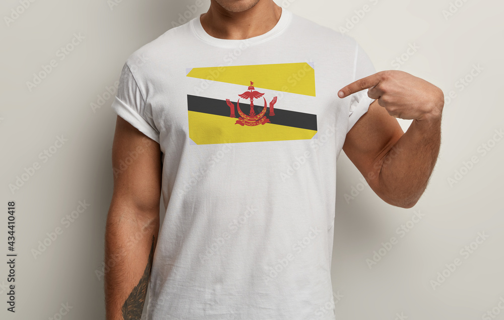 Wall mural Brunei Flag on white man t-shirt