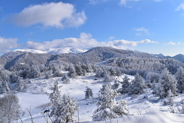Fototapeta na wymiar Kozuf mountain and it's beauty in the winter 