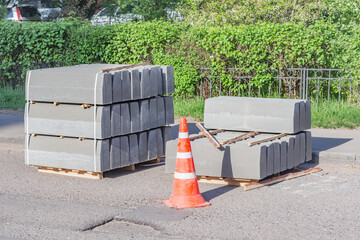 Border stones on the pallet by the construction site.