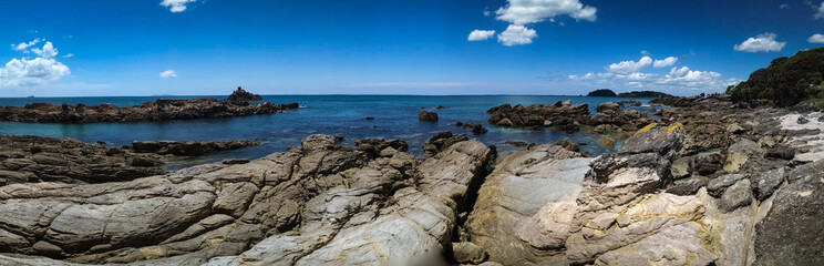 Fototapeta na wymiar Panorama of the sea and rocks