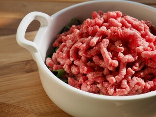 신선한 음식재료 다진 소고기 
