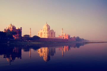 Fototapeta na wymiar The Taj Mahal in Agra India
