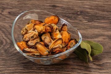 Pickled mussels in the bowl