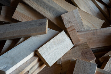 wooden board cuttings and pieces of different lengths