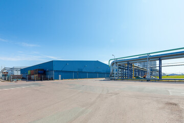 Obraz premium Industrial warehouse complex in port