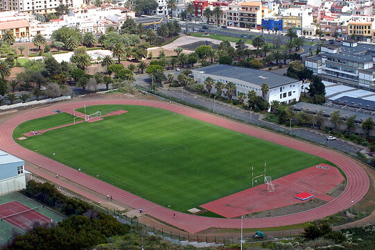 Fotografía aérea del estadio municipal de Francisco Peraza en la ciudad de La Laguna en Tenerife, Canarias