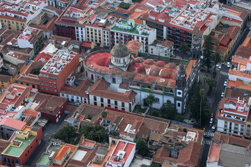 Fotografía aérea de la catedral de San Cristobal de La Laguna en la isla de Tenerife, Canarias