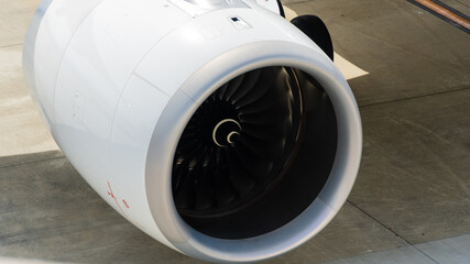 ジェットエンジン