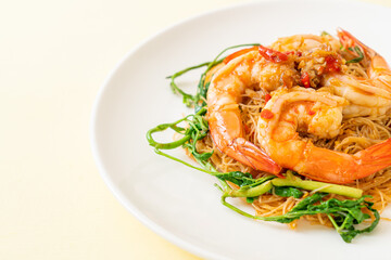 Stir-fried rice vermicelli and water mimosa with shrimps