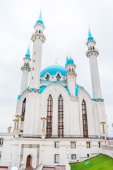 Fototapeta na wymiar View of the Kul-Sharif Mosque on a cloudy day in Kazan, Russia