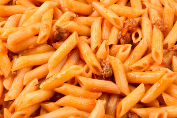 Deliziose penne rigate con ragu alla bolognese, Cucina Italiana 