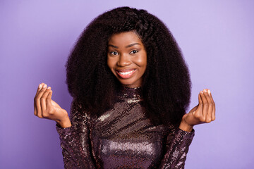 Photo of young beautiful pretty charming smiling positive afro girl asking money isolated on purple color background