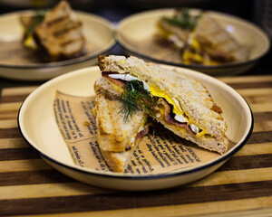 Egg and bacon toasted sandwich