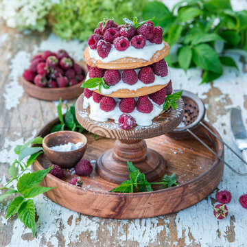 Himbeer-Shortcake mit Sauerrahm