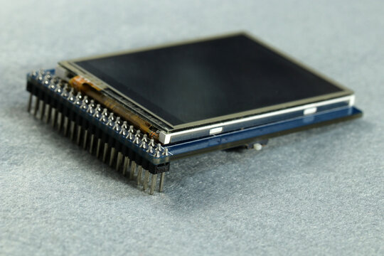 Electronic components. TFT display for embedding on electronic projects.