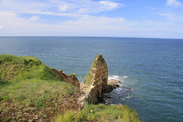 Fototapeta premium Pointe du Hoc, Francia. un hito en el desembarco de normandía. 