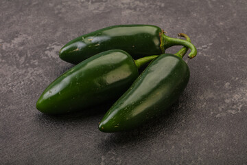 Green raw jalapeno peper heap