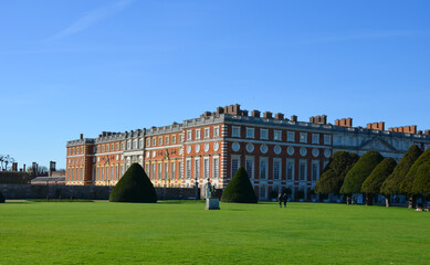 Hampton Court Palace - 434599479