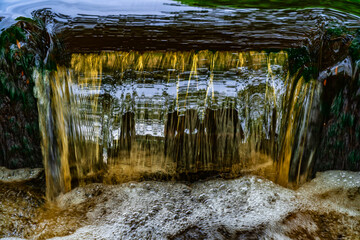 Goldener Wasserfall