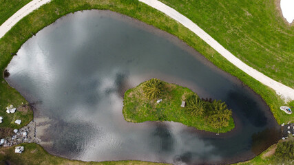 lago montagna specchio d'acqua 