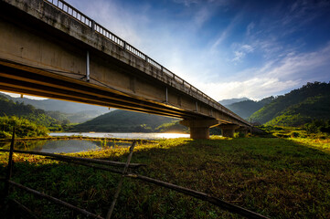 Obraz premium The bridge over Ta Dung lake in Daknong province, Vietnam.