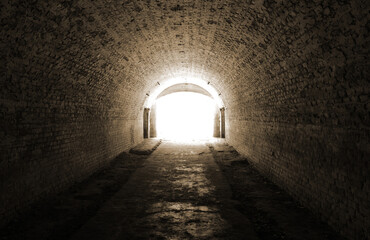 light in tunnel - obrazy, fototapety, plakaty