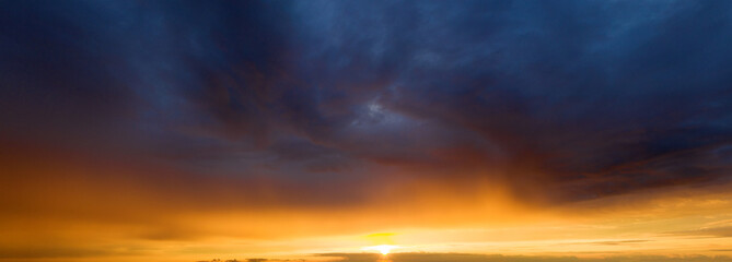 Fototapeta na wymiar panorama sky. Beautiful cloud in the sunrise sky background. Sky banners background.