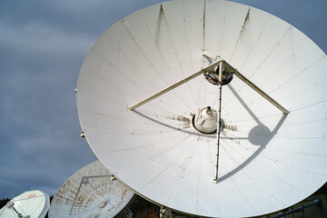 Erdfunkstelle - Parabolantenne