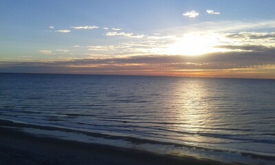 Obraz premium sunset over the sea