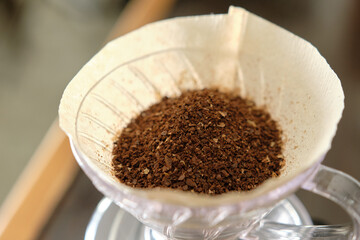 コーヒーの入れ方10：挽いたコーヒー豆のアップ