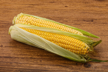 Vegan cuisine - Ripe sweet corn