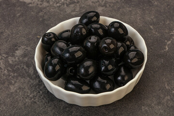 Black olives in the bowl