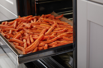 Crispy veggie fries in oven
