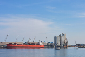 Obraz premium Porto commerciale di Savona