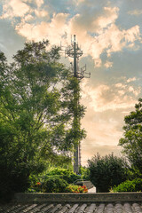 Signal tower, communication tower, radio base station