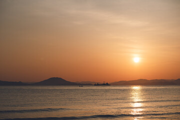 唐津湾「相賀の浜」からの朝日　佐賀観光