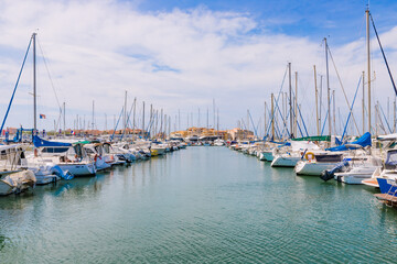 Fototapeta na wymiar Le port de plaisance du Cap d'Agde