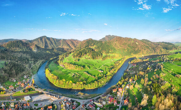 Aerial view of bend of Dunajec river and Sokolica mountain from Szczawnica, Pieniny, Poland